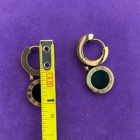 💛 18k Gold Plated Stainless Steel Roman Numeral Earrings and Ring Set - Picture 6 of 11